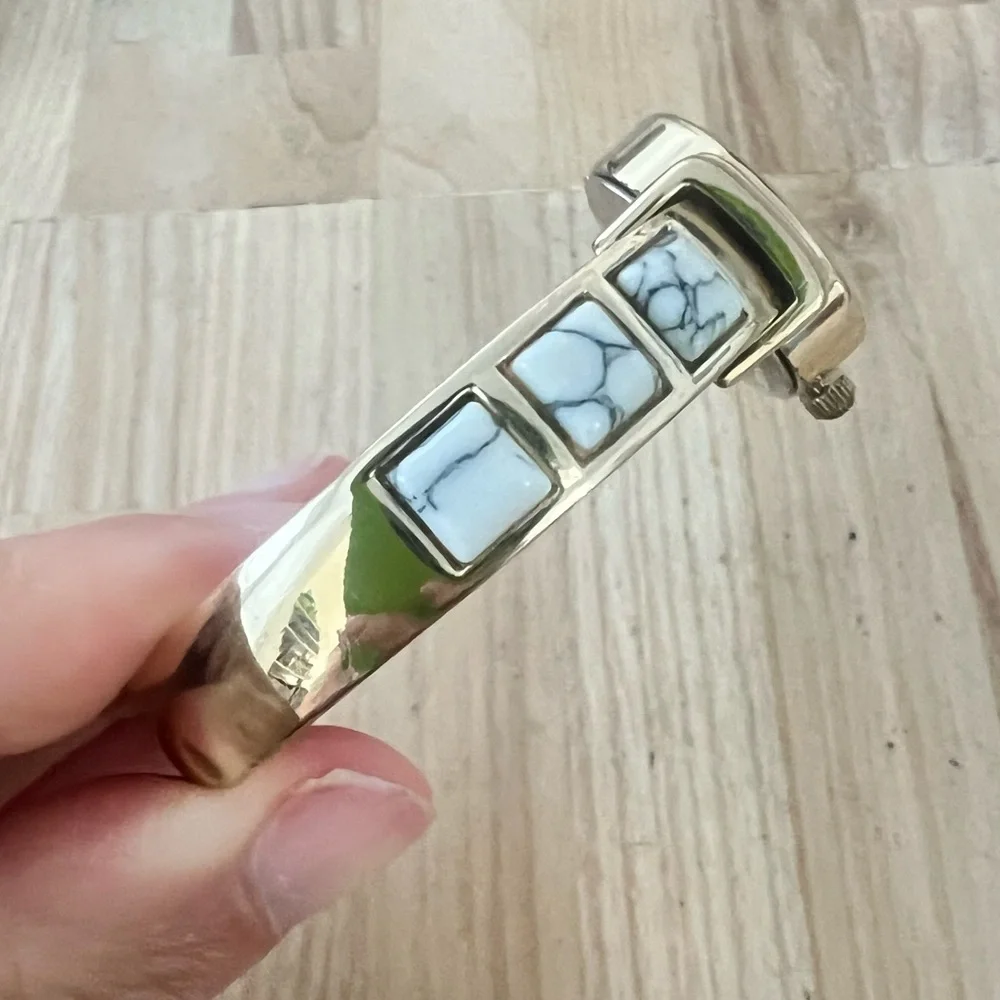 Unbranded ladies gold tone hinged cuff bracelet watch NEW BATTERY